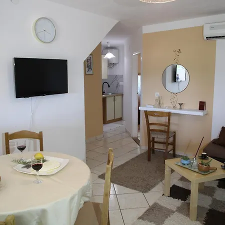 Appartamento With Parking Space Seline, Paklenica - 24806